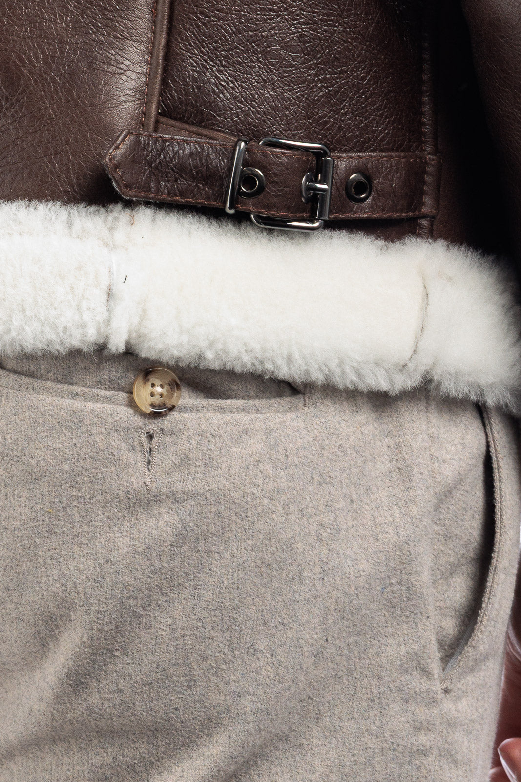 Bomber 77 in montone marrone pelo bianco con zip