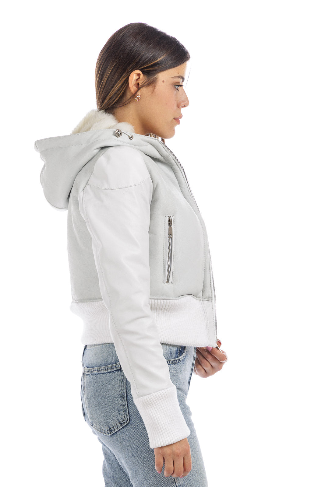 Bomber bianco con cappuccio in montone a pelo lungo