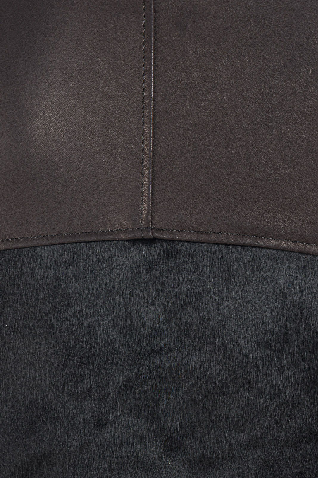 Bomber di cavallino nero con zip