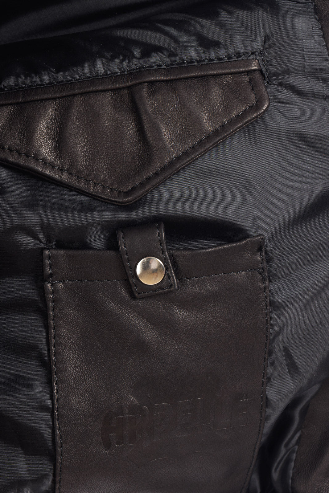 Bomber di cavallino nero con zip
