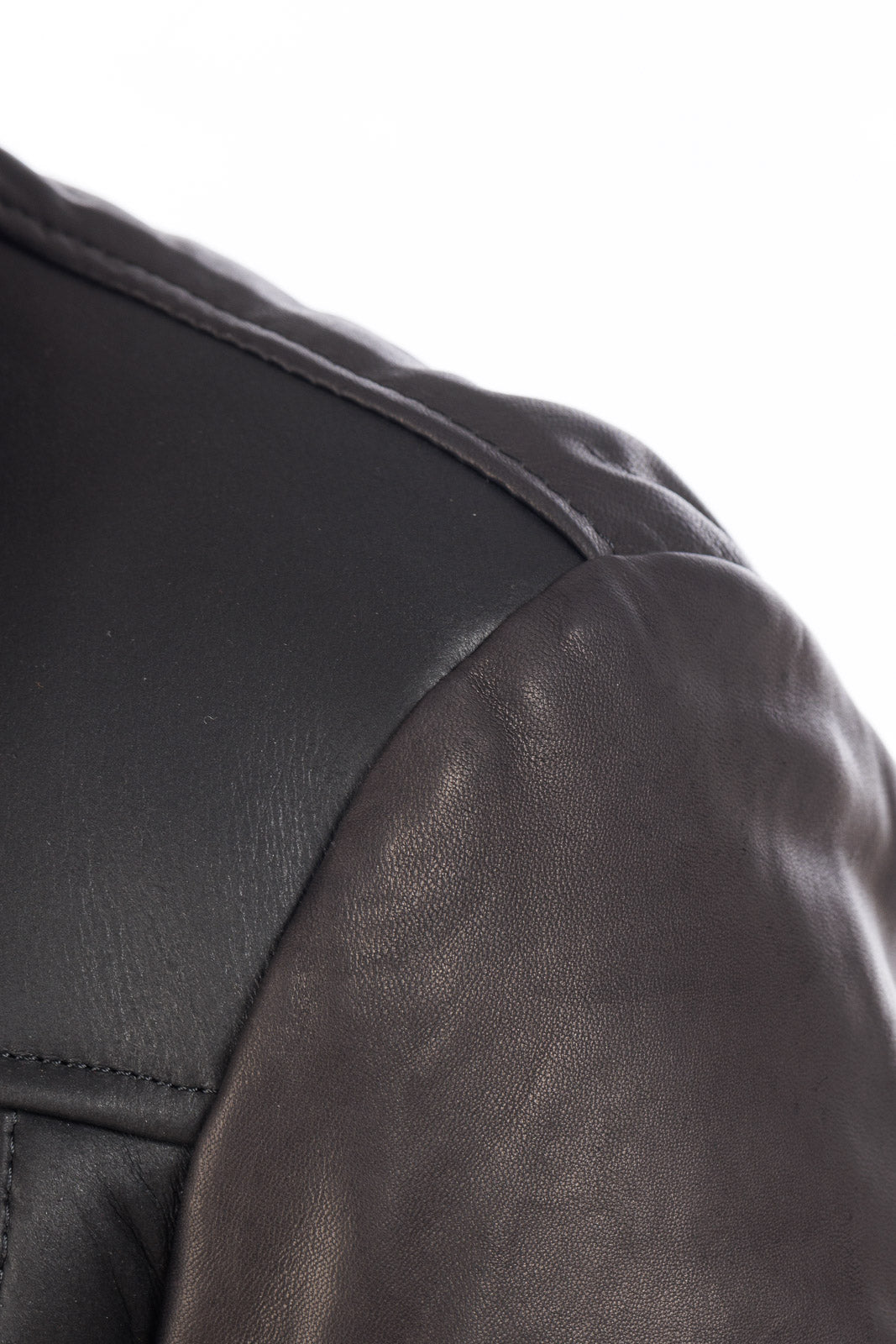 Bomber montone nero con zip