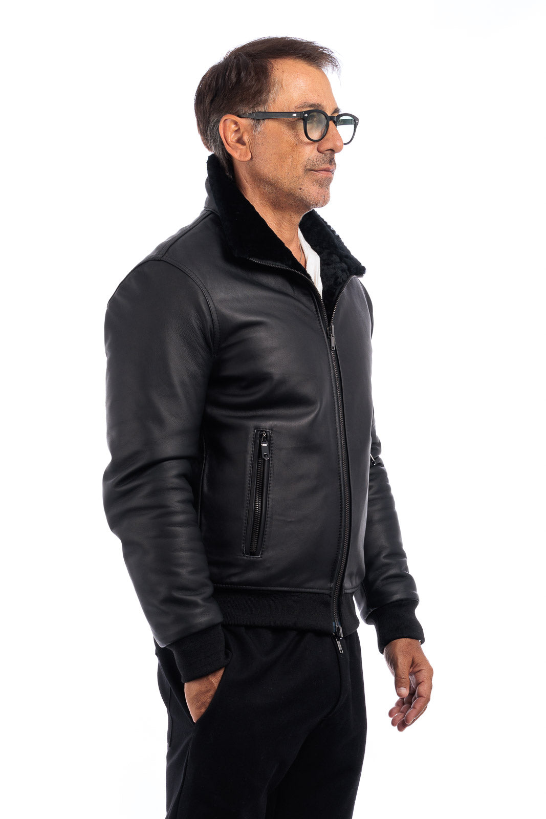 Bomber interamente in montone rovesciato nero con zip double face
