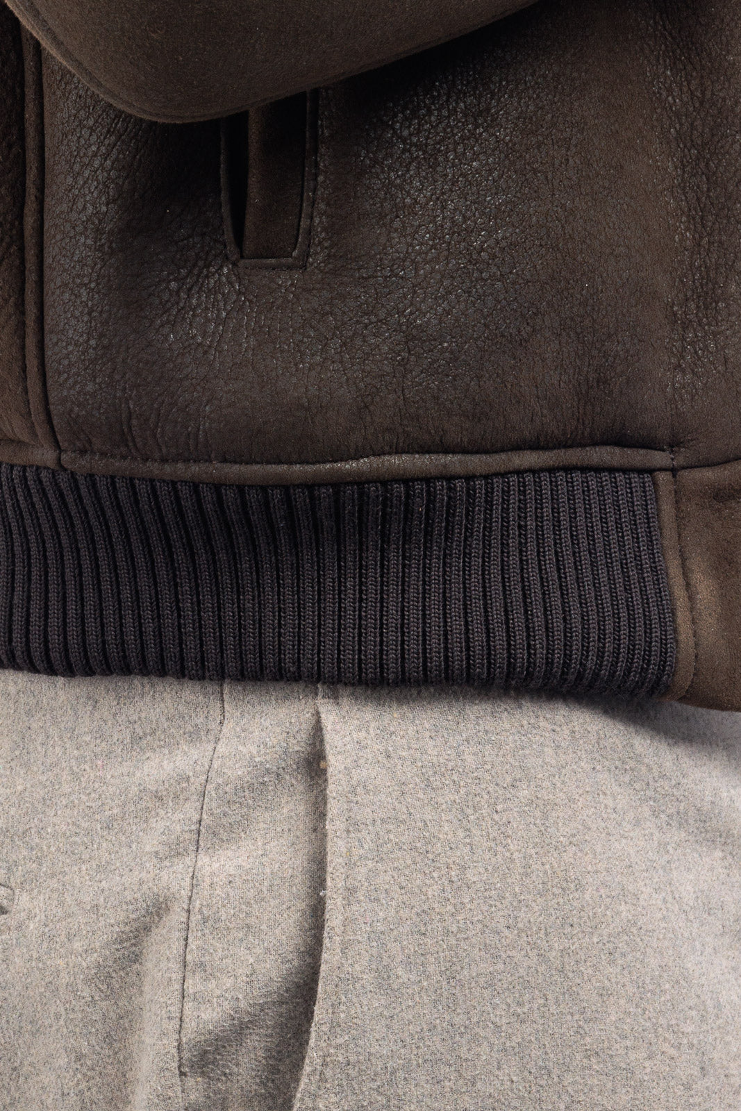 Bomber interamente in montone verde pelo taupe - linea OVER