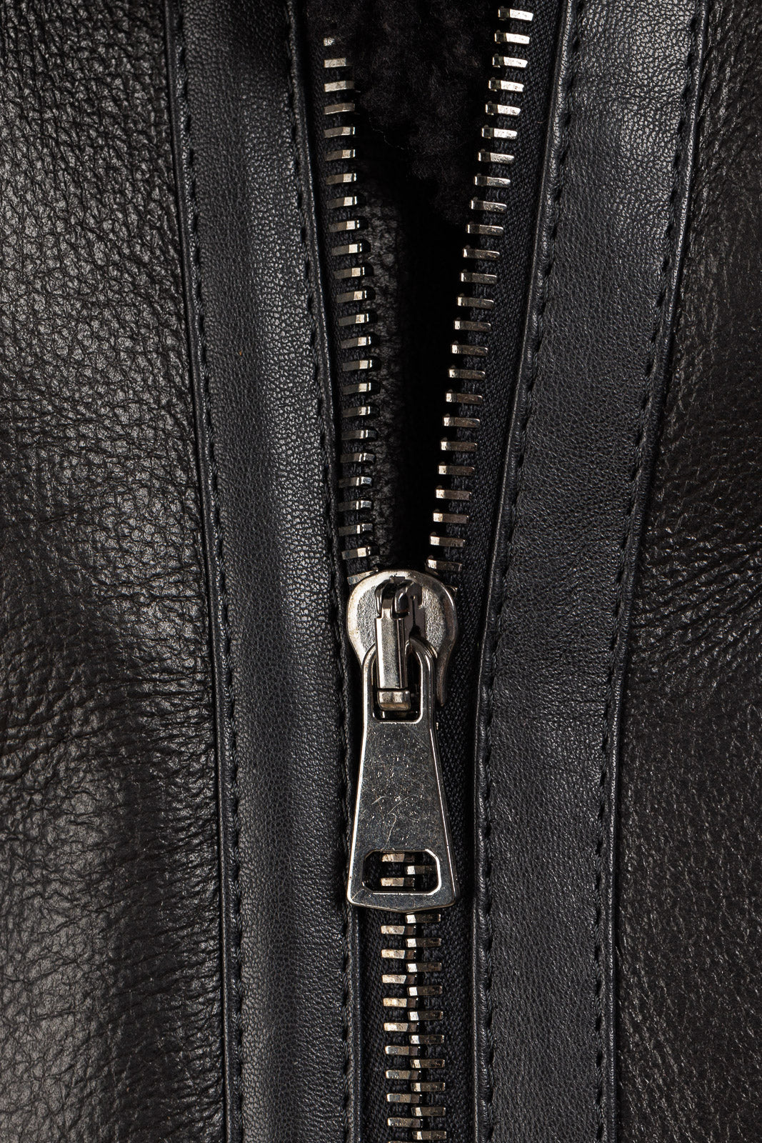 Bomber montone pelo nero uomo con zip aviatore B5