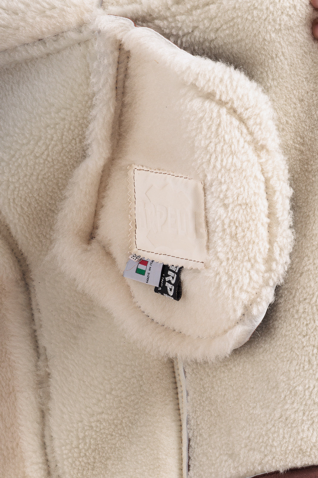 Cappottino doppio petto montone ruggine con pelo bianco