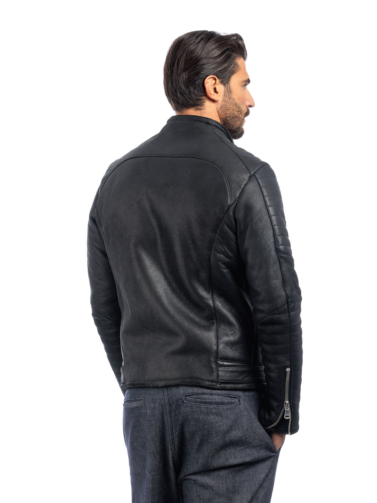 Chiodo nero interamente in montone merinos con zip - linea OVER