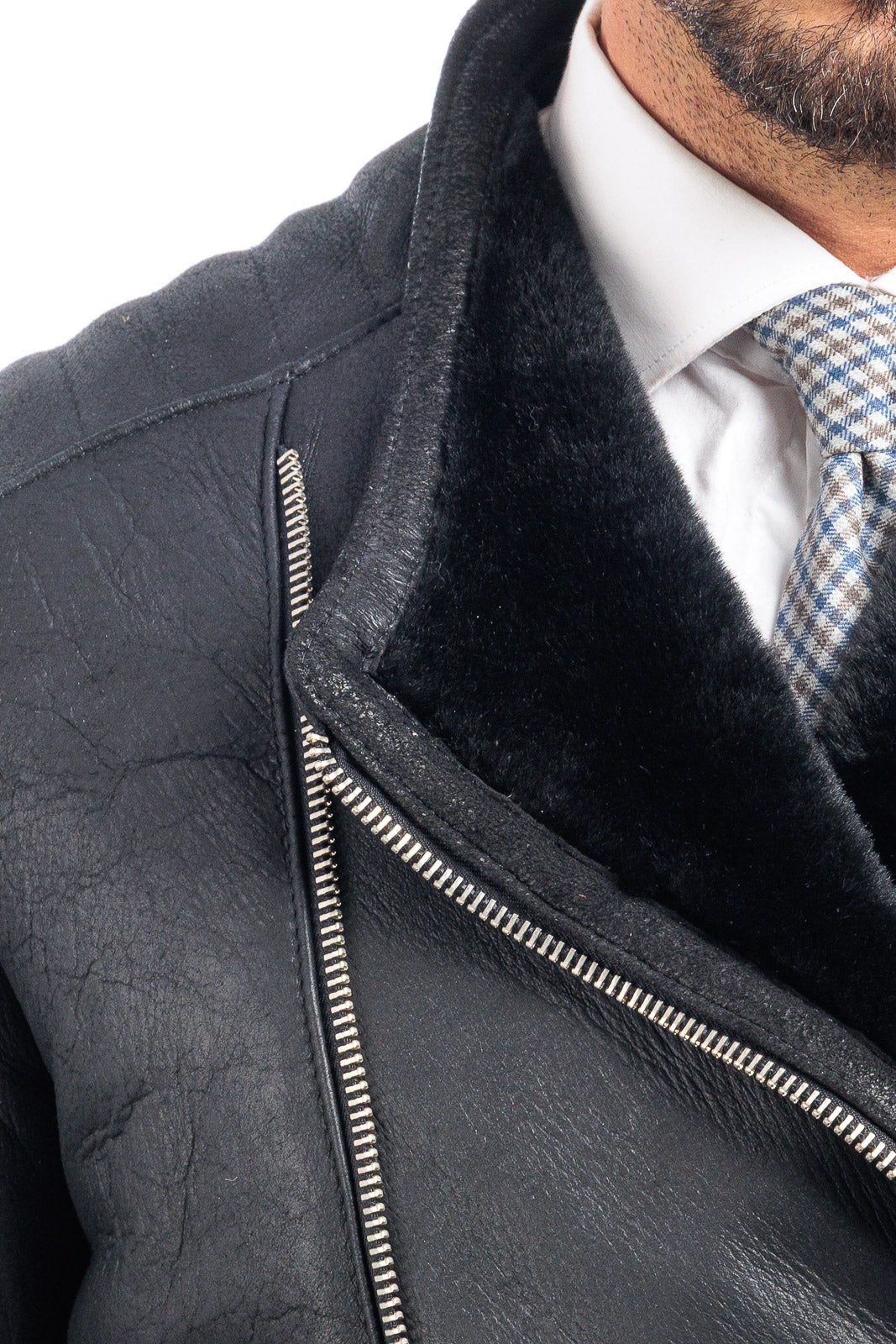 Chiodo nero interamente in montone merinos con zip - linea OVER