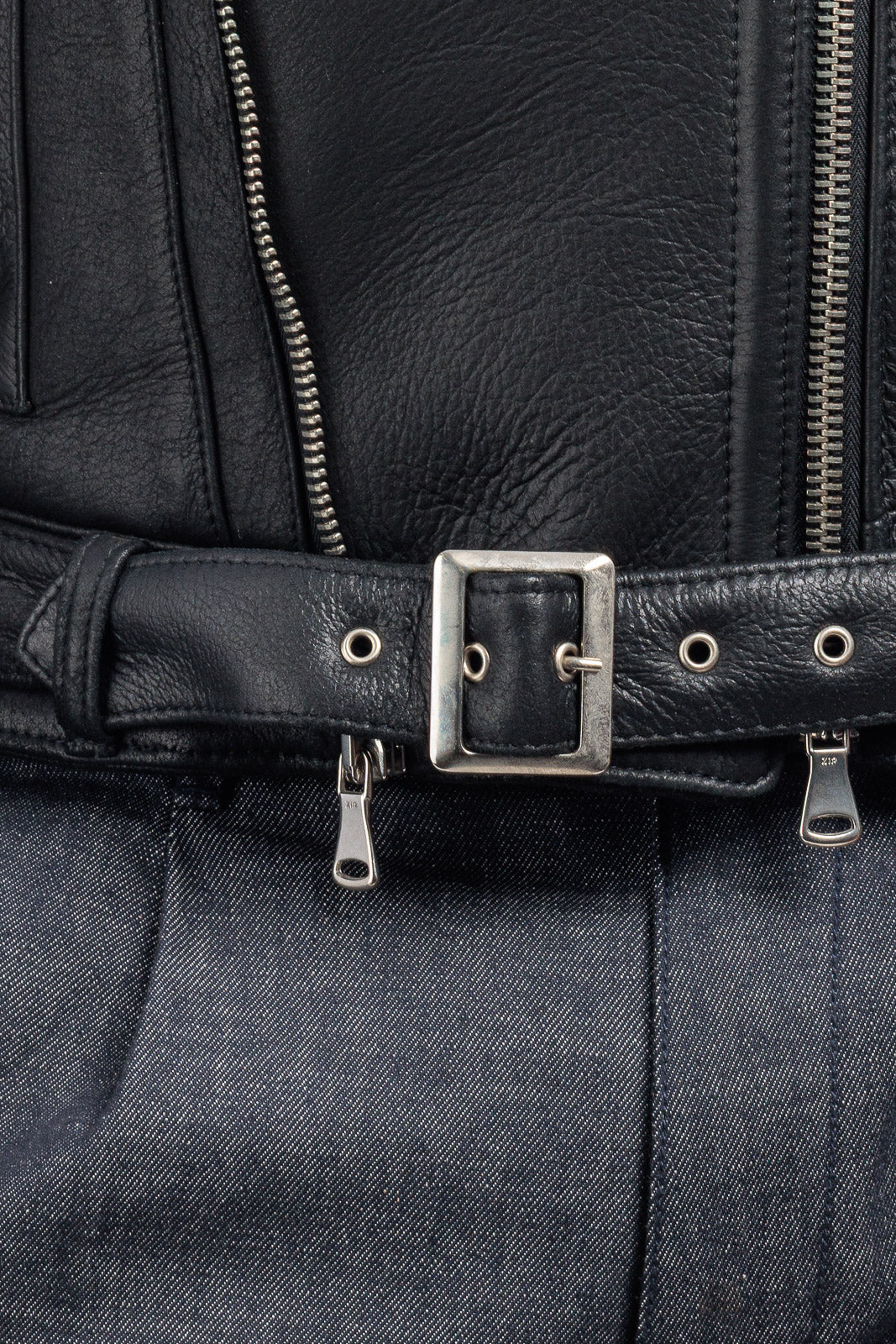 Chiodo nero interamente in montone merinos con zip - linea OVER