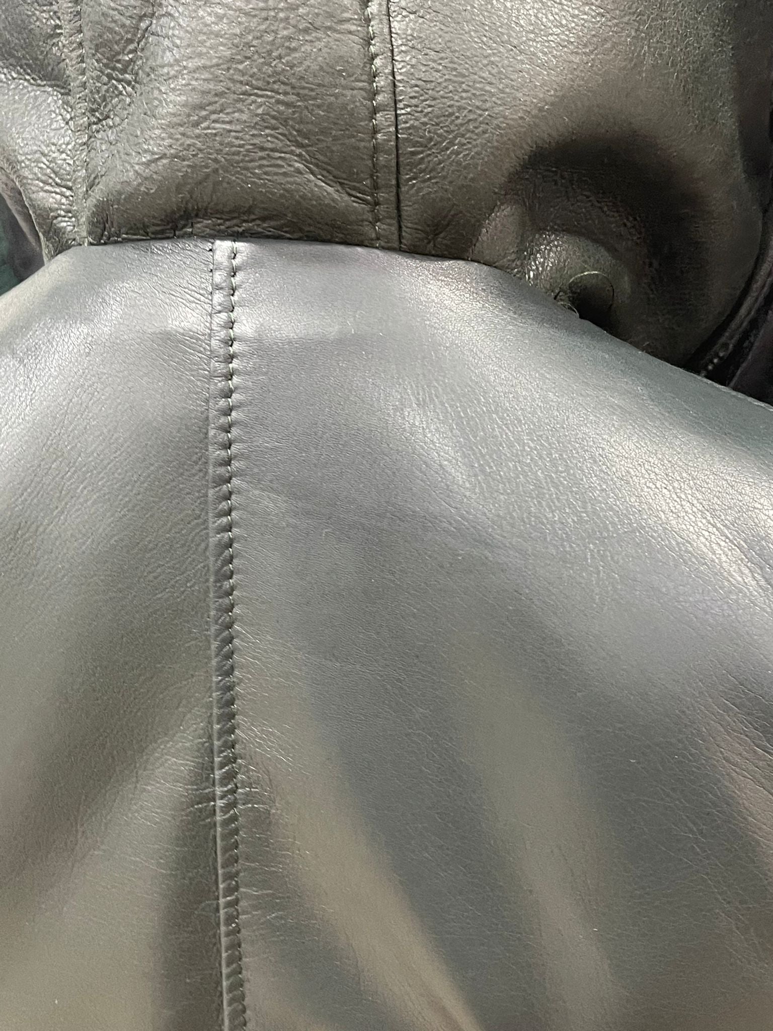 Bomber montone verde donna con zip e cappuccio