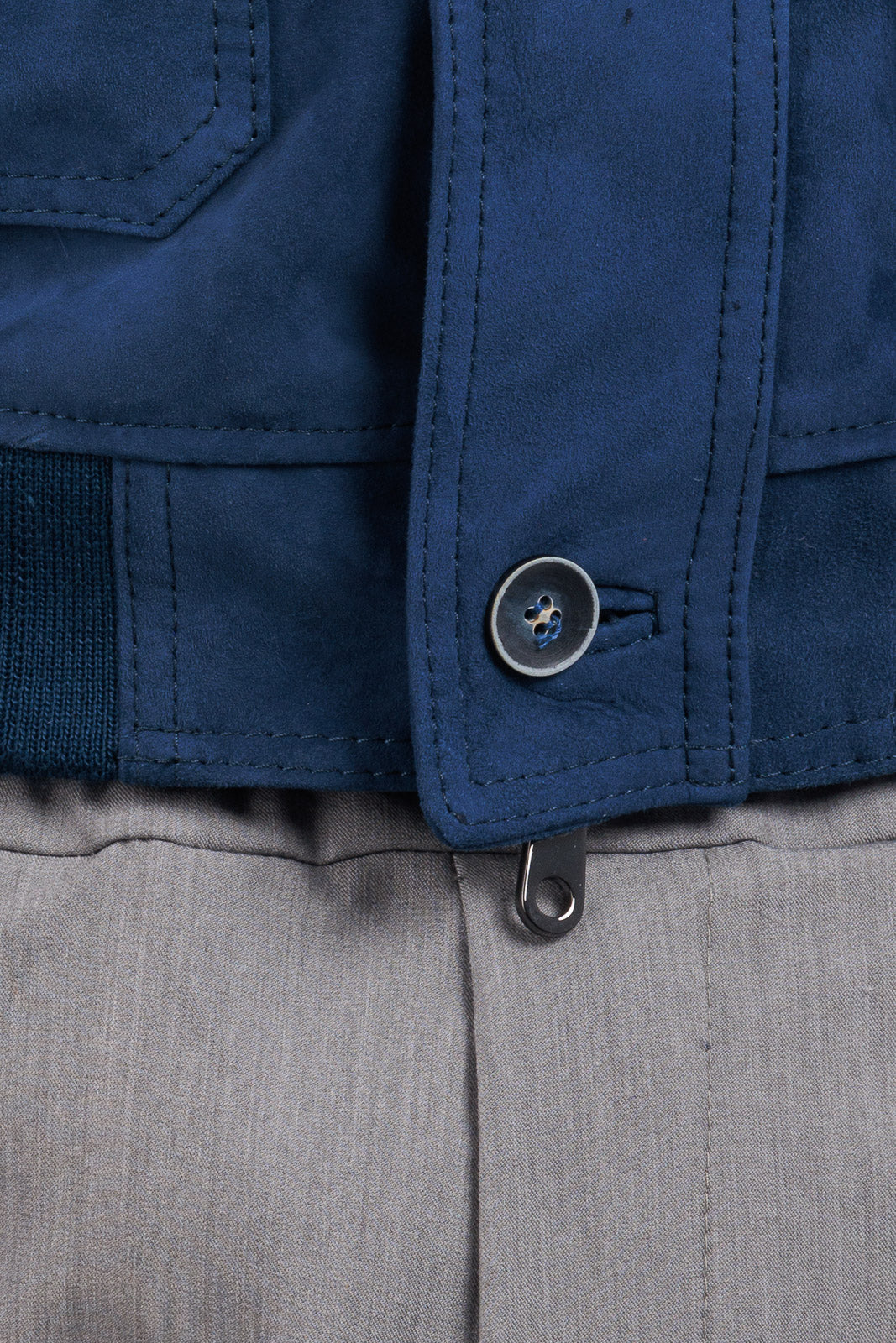 Bomber in camoscio uomo con bottoni e zip VAST blu