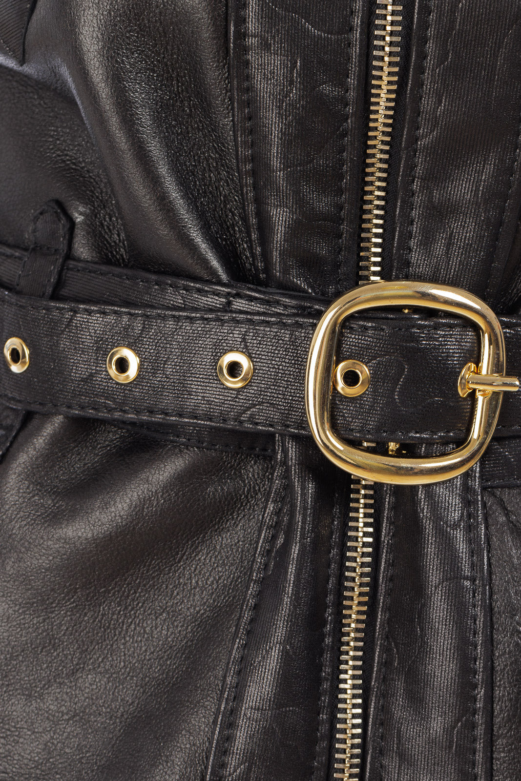 Giacca in montone da donna con zip e finiture in pelle nero