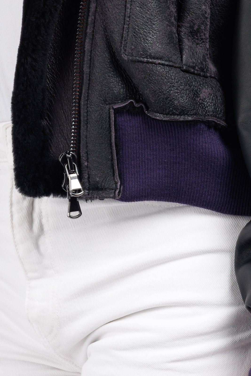 Giacca in montone viola da donna con zip e maniche in pelle - linea OVER