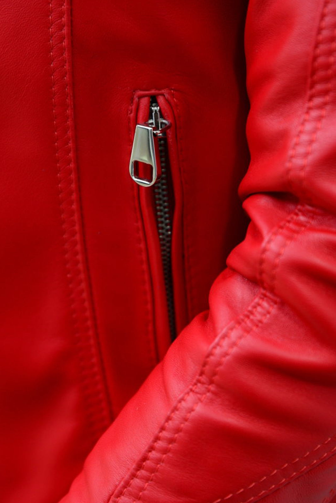 Giacca in pelle donna con zip RIS