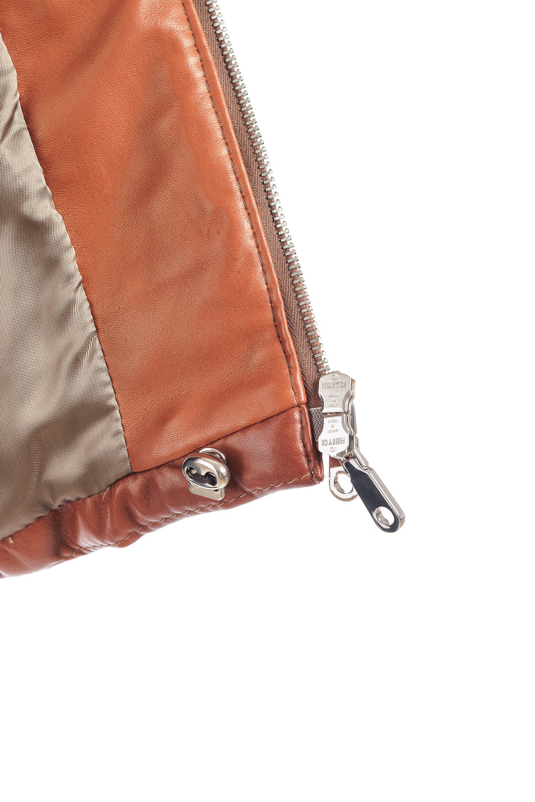 Piumino arancio in pelle con cappuccio staccabile