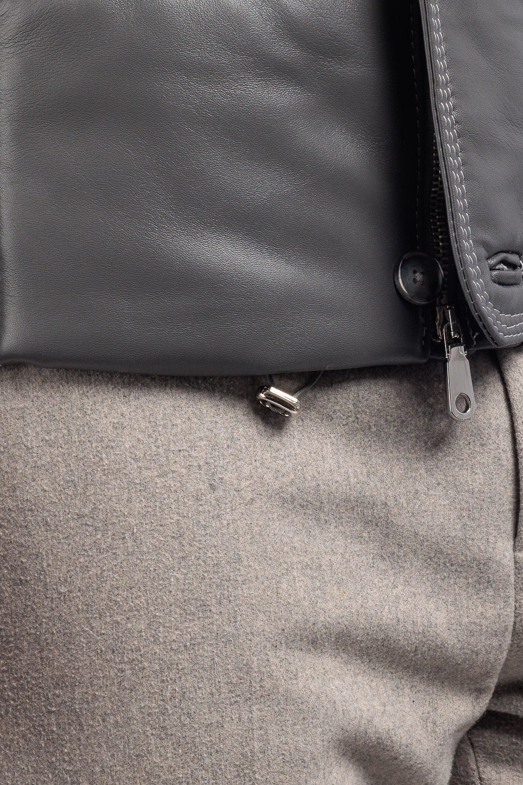 Piumino in vera pelle uomo con zip grigio