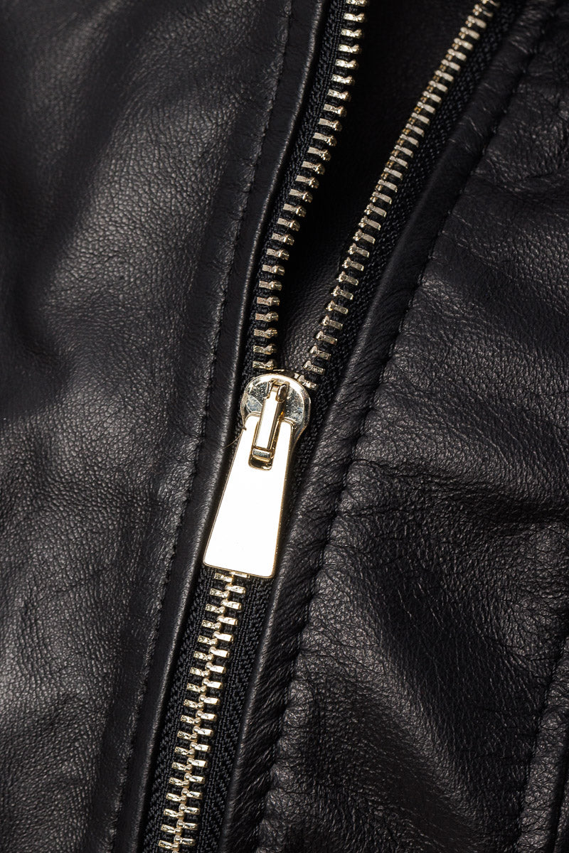 Smanicato in pelle nero accessori oro